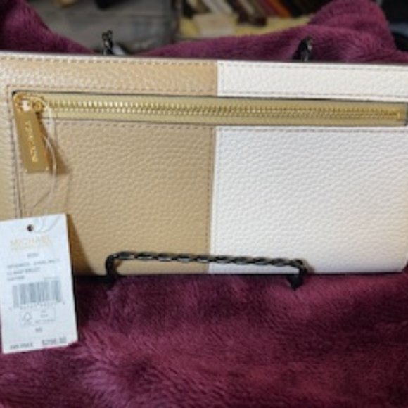 MICHAEL KORS NWT LEATHER LONG WALLET - Picture 2 of 6